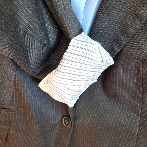 🌟Suzy Shier Charcoal Grey Pinstripe Blazer Size 13 - Picture 3 of 5